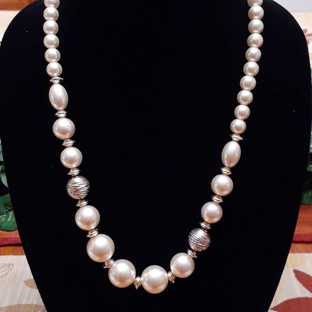 4 For $10 / Pearlized Necklace with Gold Accents.